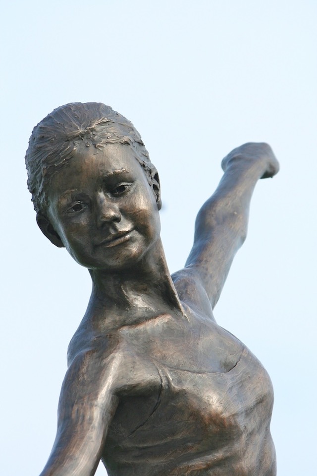 Bronze sculpture of ballet dancer by Brian Alabaster